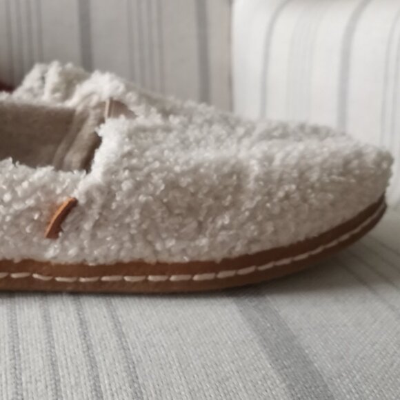 'TOMS' ALPERGATA Size 8 Faux Shearling Flats EUC - Picture 5 of 16